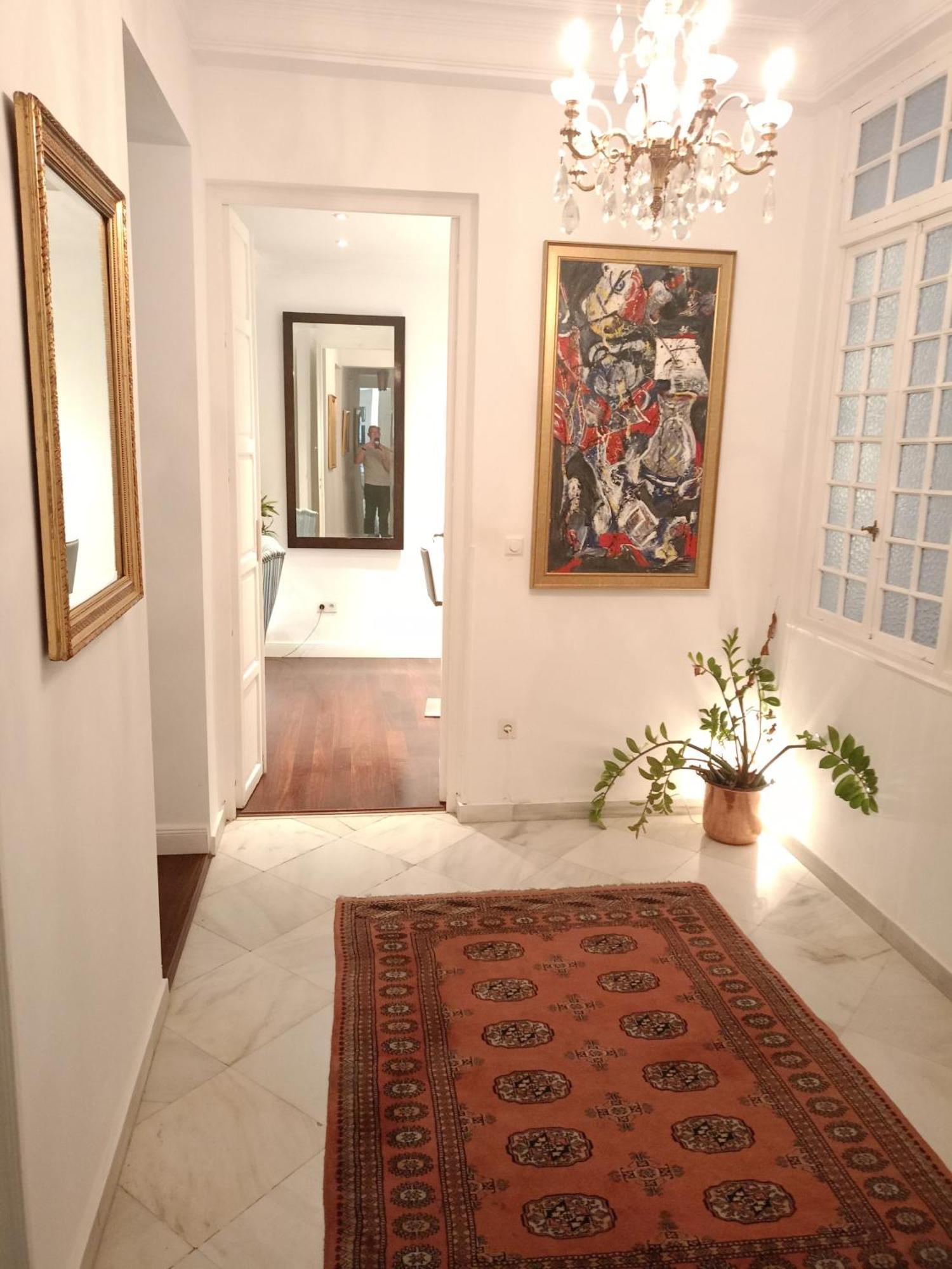 Small Stylish Room With Comfortable Queen-Size Bed In Very Large, Beautifully Decorated Shared Flat In The Historic Centre Of Málaga Exteriör bild