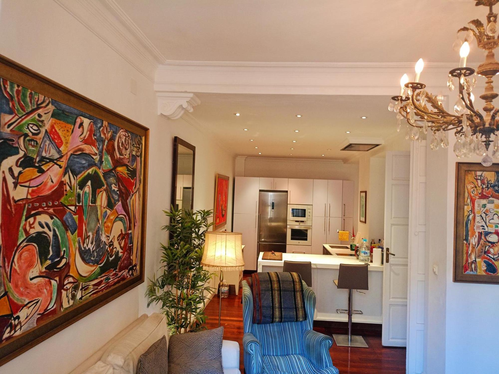 Small Stylish Room With Comfortable Queen-Size Bed In Very Large, Beautifully Decorated Shared Flat In The Historic Centre Of Málaga Exteriör bild